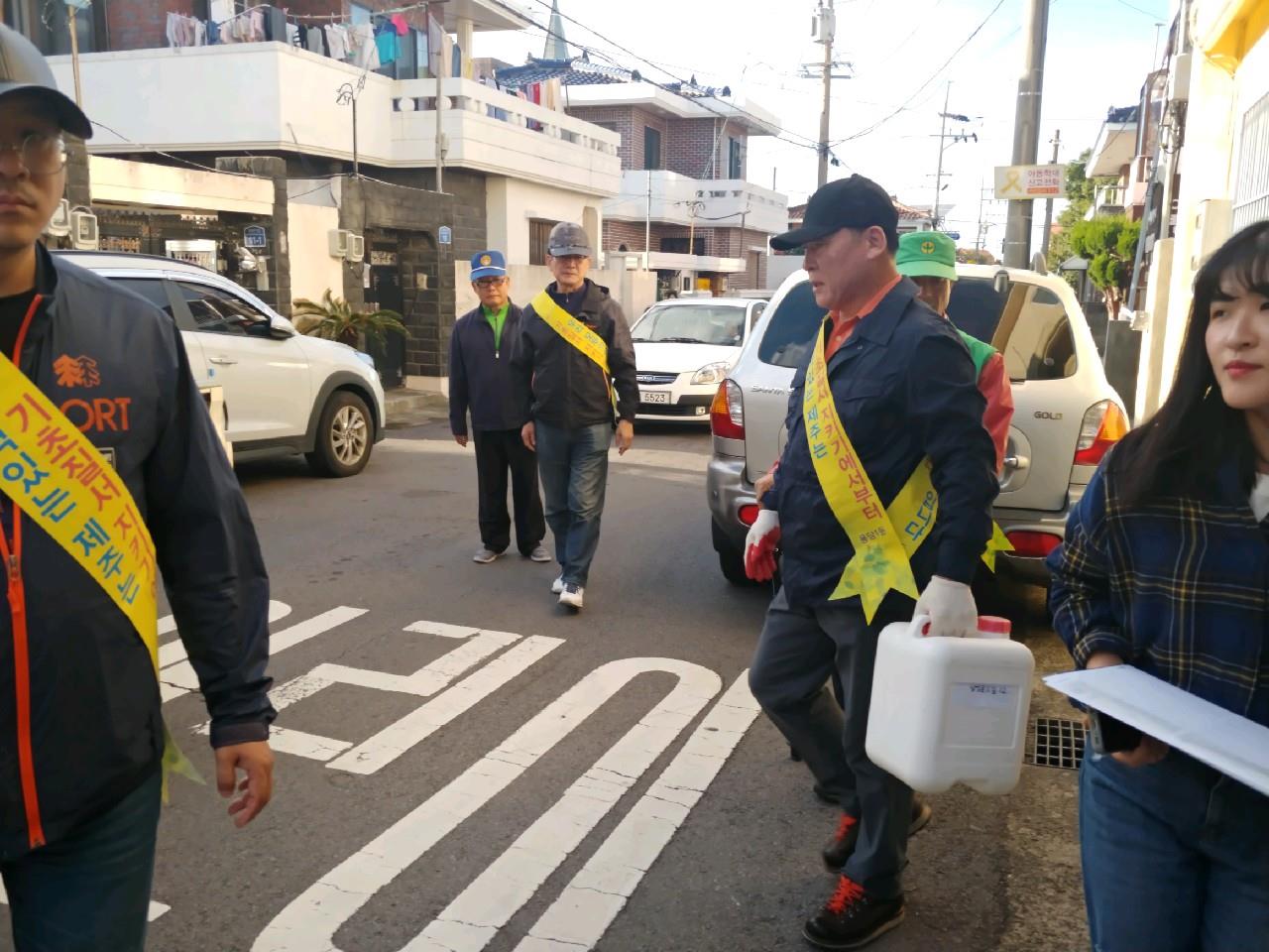 용담1동 기초질서지키기 민관합동 단속 전개 첨부이미지