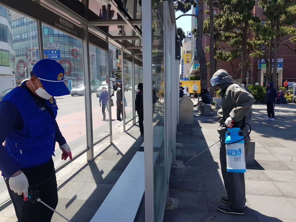 바르게살기운동일도1동위원회, 코로나19 확산 방지를 위한 방역활동 전개 첨부이미지