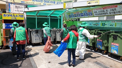 일도1동새마을1부녀회, 코로나19 예방을 위한 방역 소독 실시 첨부이미지