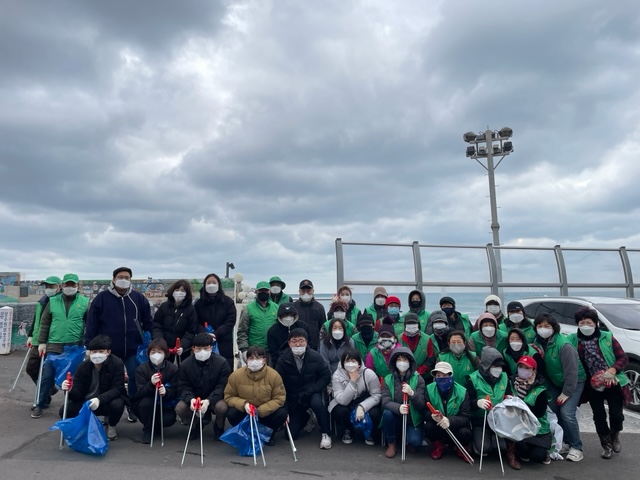 새마을지도자삼양동협의회, 삼양동새마을부녀회 및 삼양동 직원 설 맞이 대청결운동 실시 첨부이미지