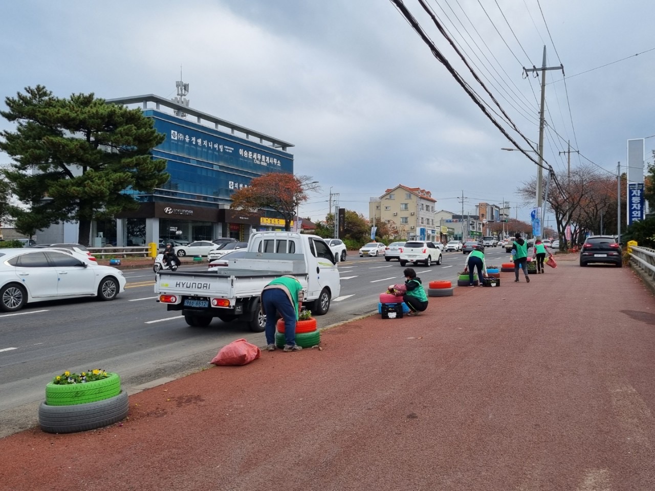 오라동새마을부녀회, 계절화 식재 및 환경정화 활동 첨부이미지