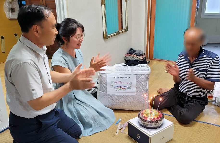 애월읍 직원들의 “삼촌, 생신 축하 드렴수다” 첨부이미지