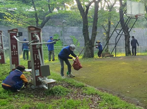 이도1동바르게살기위원회, 체육공원 풀베기 및 환경정비 실시 첨부이미지