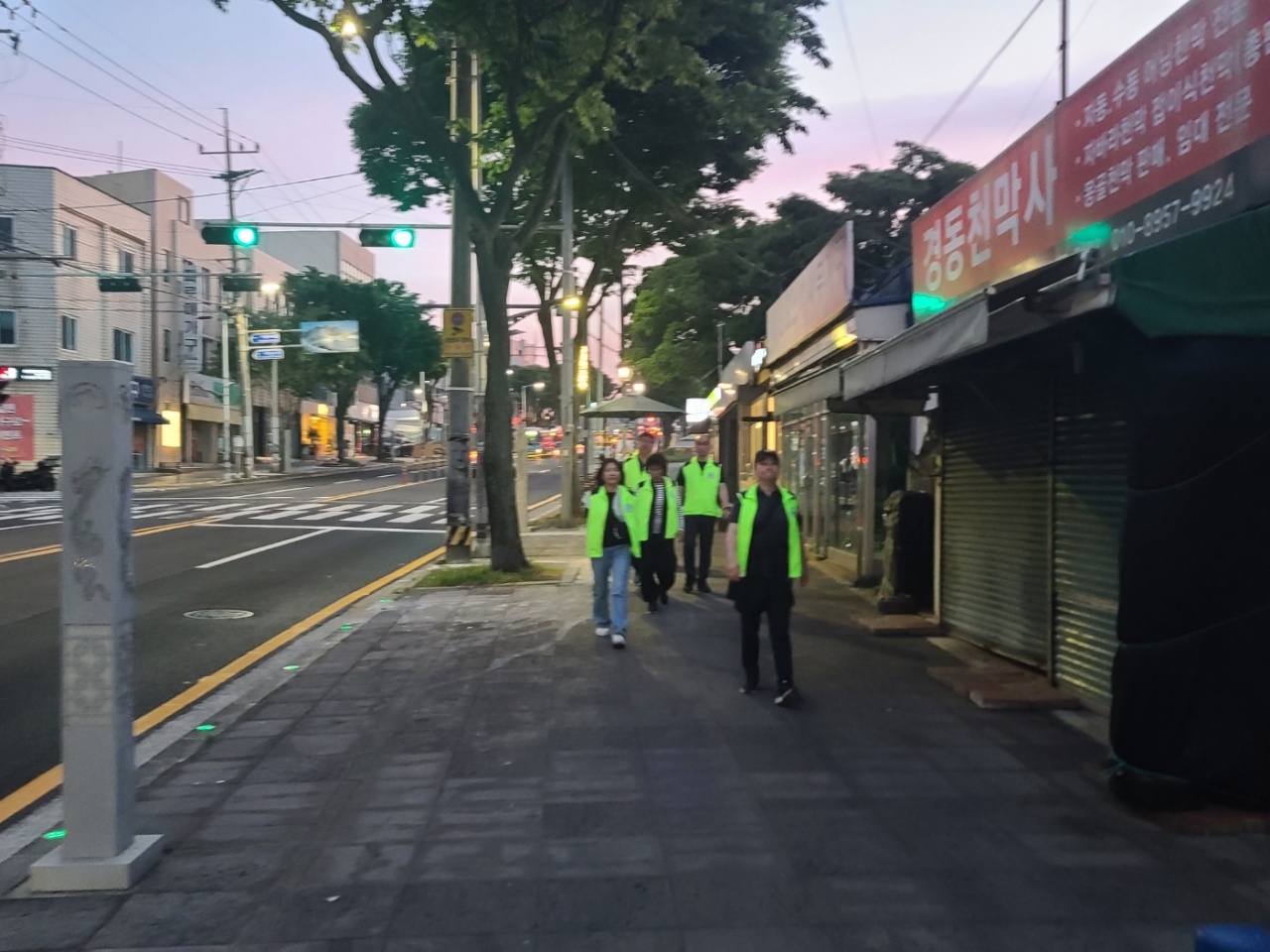 용담1동 청소년지도협의회, 개학기 청소년 유해환경 개선활동 실시 첨부이미지