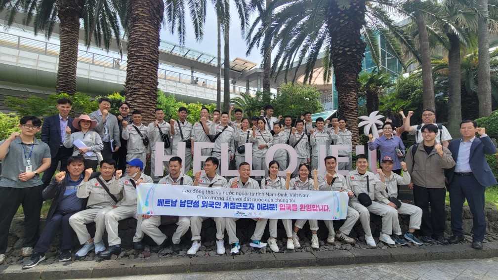 (5.9.농정과) 제주시， 베트남 남딘성 계절근로자 29명 입국 1.jpeg