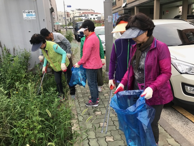 노형동민속보존회, 주택밀집지역 환경정비활동 실시 첨부이미지