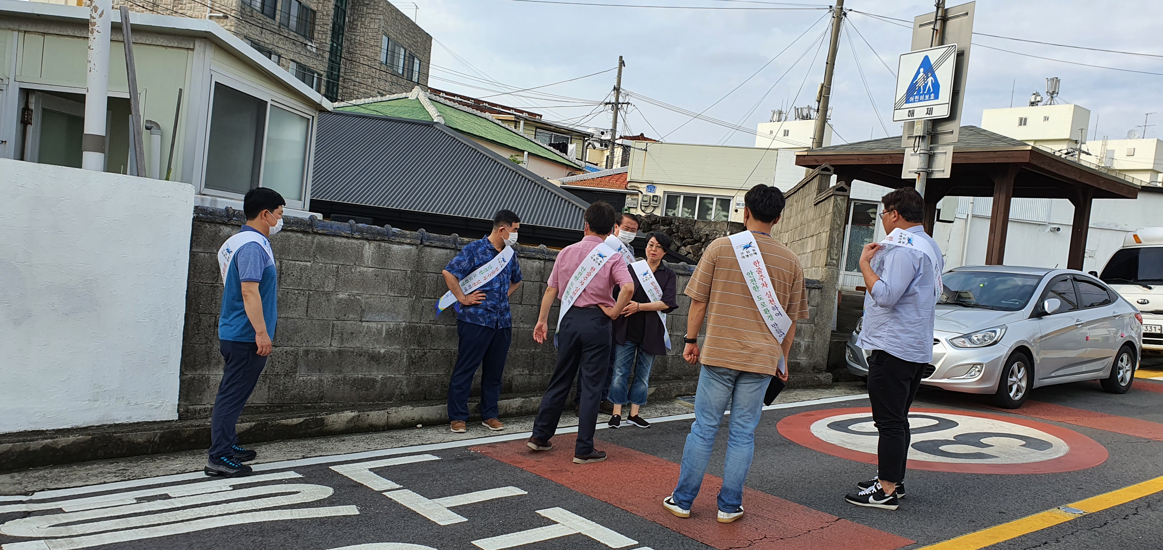 건입동주민자치위원회, 연무정길 한줄주차 개선 캠페인 전개 첨부이미지