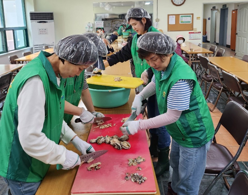 오라동 새마을부녀회, 급식봉사 활동 첨부이미지