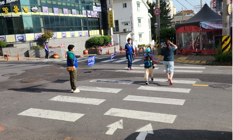 바르게살기운동 외도동위원회, 교통안전 캠페인 전개 첨부이미지