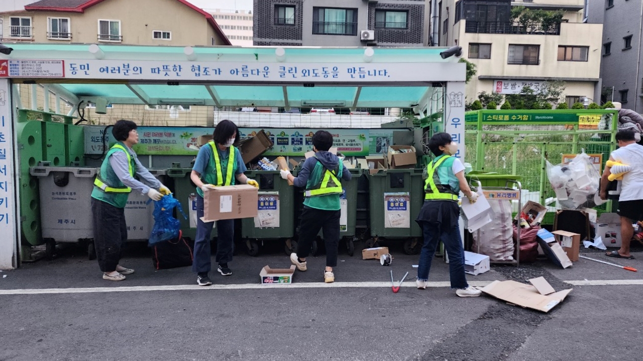 외도동새마을부녀회 클린하우스 야간 단속활동 전개 첨부이미지