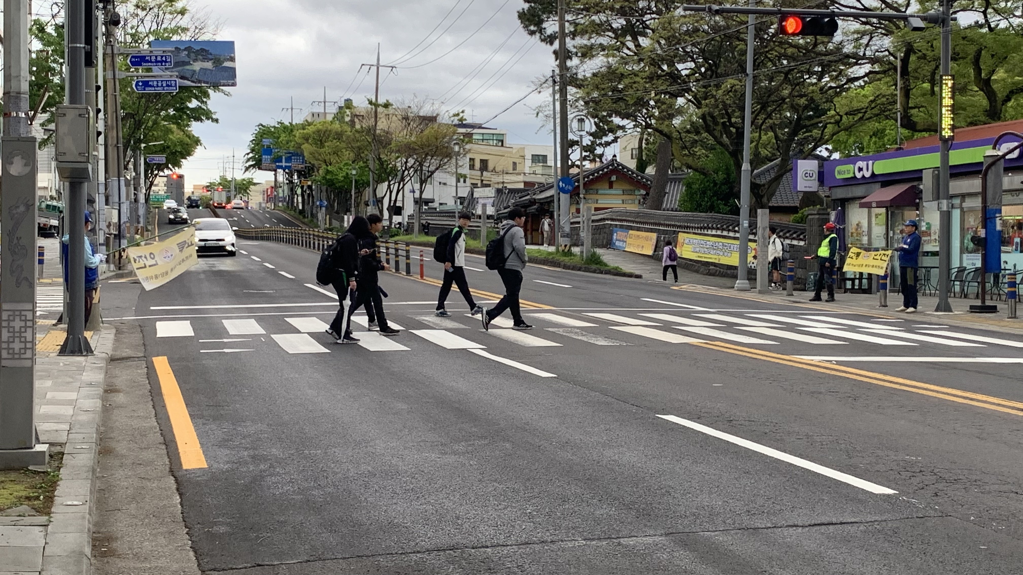 바르게살기운동용담1동위원회, 교통질서 계도 봉사활동 전개 첨부이미지