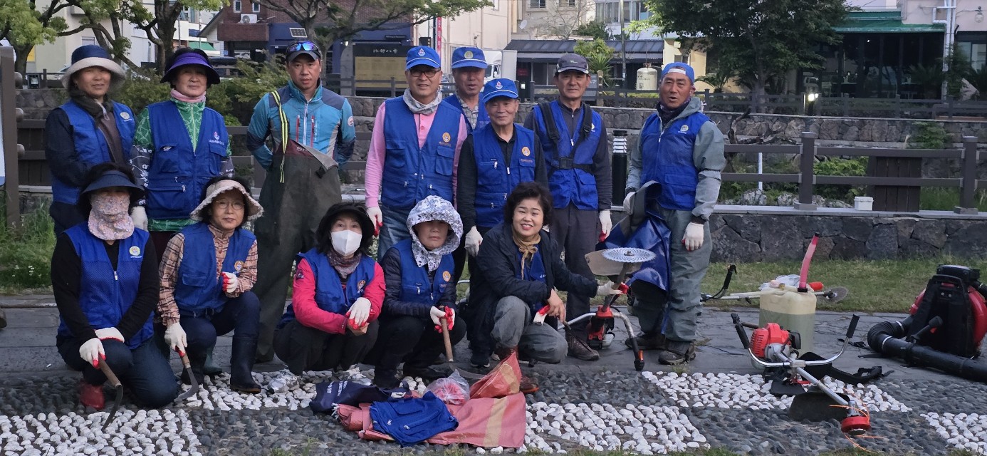 바르게살기운동 외도동위원회, 월대천 일대 환경정비 실시 첨부이미지