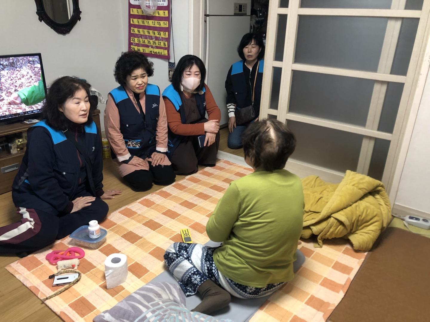 외도동, 고독사예방을 위한 「마음과 마음을 잇는 무지개」사업 운영 첨부이미지