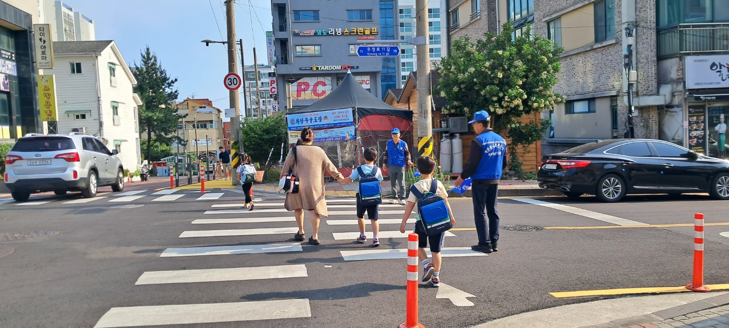 바르게살기운동 외도동위원회, 교통안전 캠페인 전개 첨부이미지