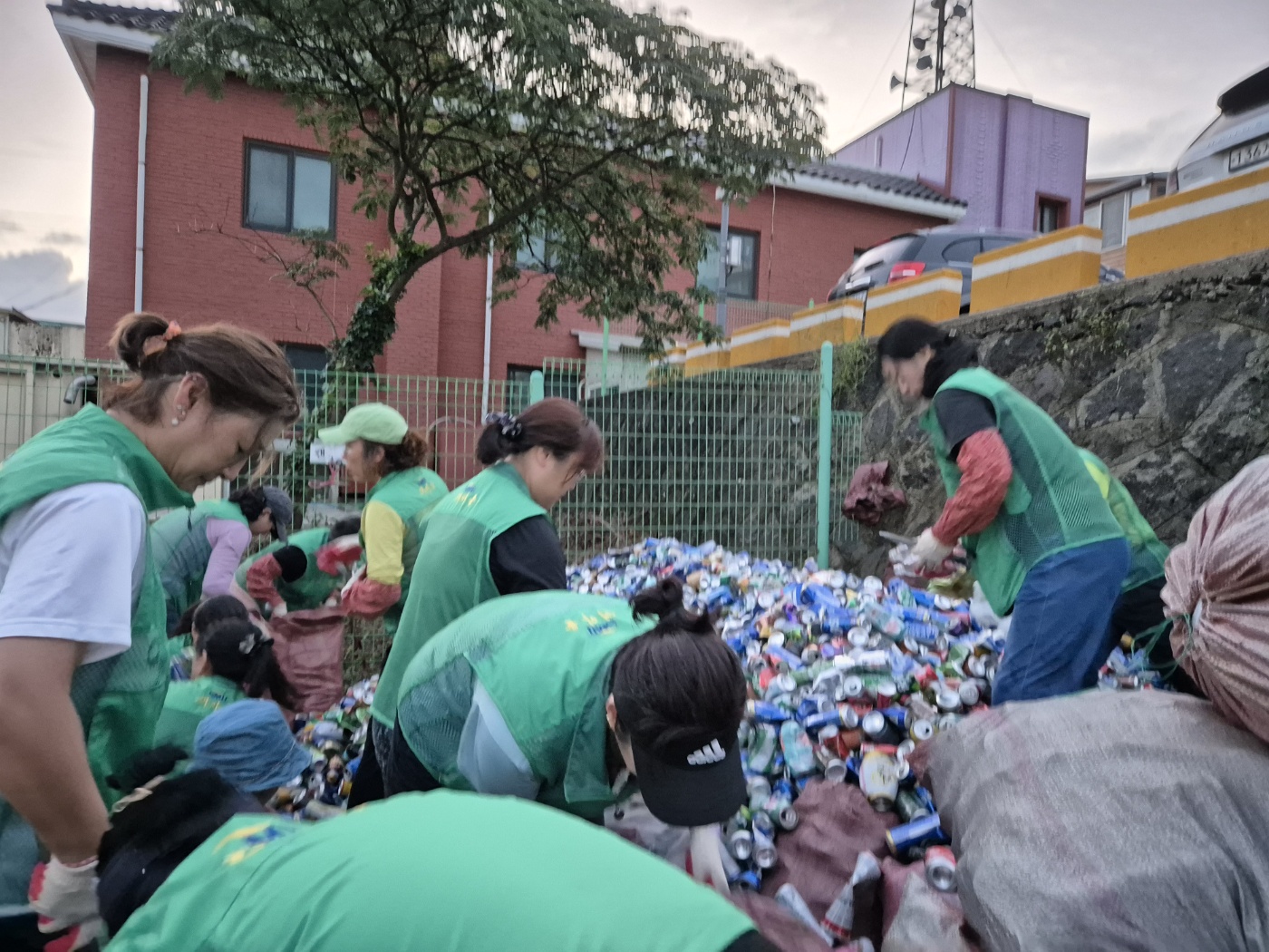 제주시 삼양동새마을부녀회, 캔・고철 수집 활동 첨부이미지