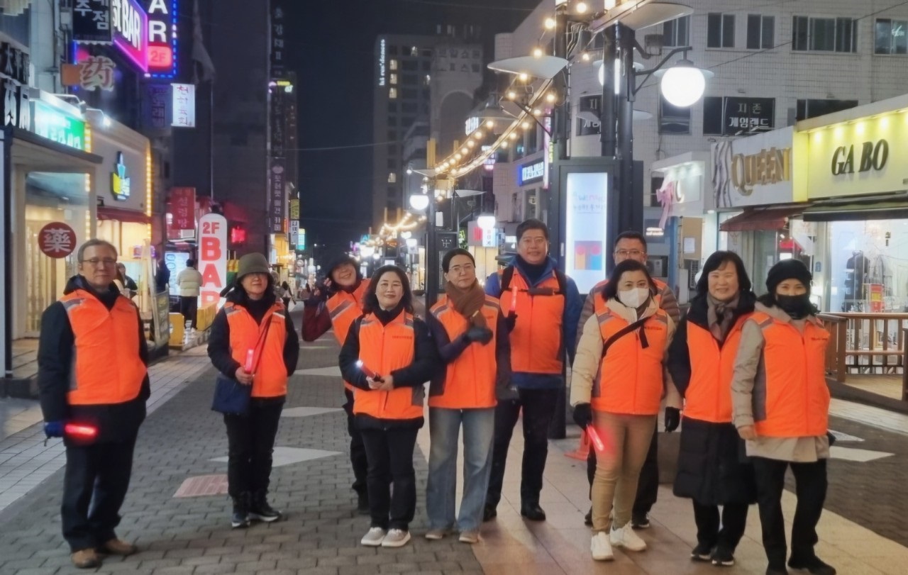 연동청소년지도협의회, 청소년 유해환경 개선 계도 및 방범활동 실시 첨부이미지