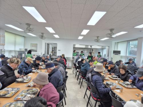 용담1동새마을부녀회, 제주시노인복지회관 급식봉사 추진