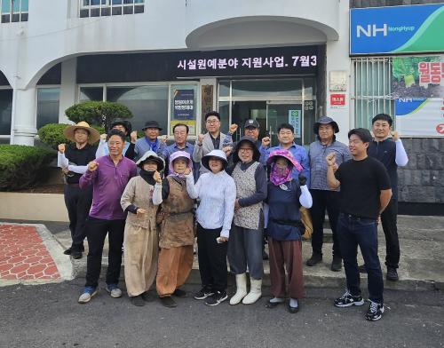20250709_구좌읍 보도자료(주민이 지키는 마을환경...행원리， 연대봉 일대 자율 환경정비 실시)_사진2.jpg